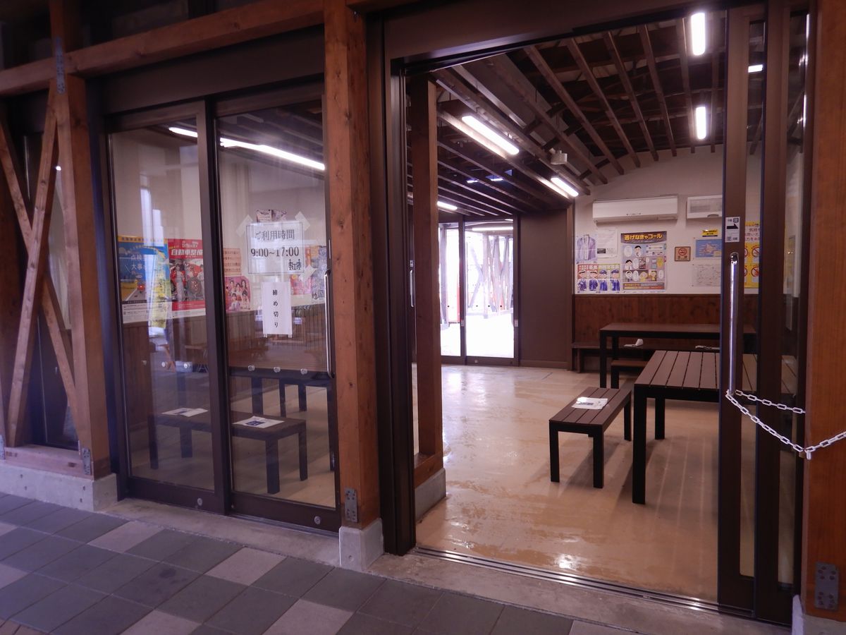 屋根付き駐車場
